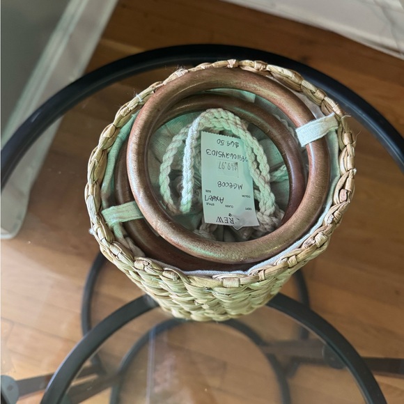 NWT J.Crew Woven Straw Rafia Bucket Bag with Wooden Handles - Picture 4 of 6